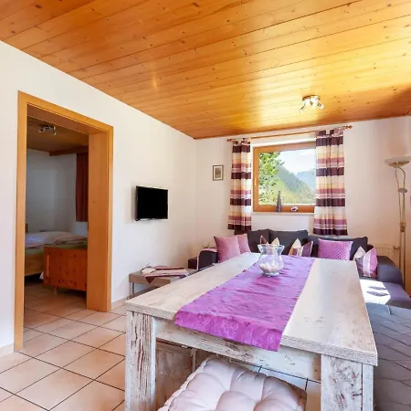 With Garden Near Hiking Trails Apartman Mayrhofen